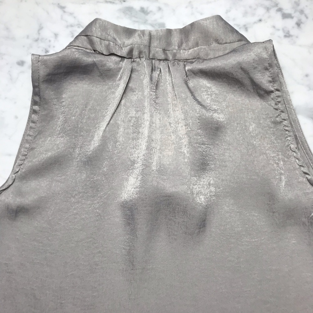 NWT Stone Grey Sleeveless V Neck Henley Blouse Top - Picture 8 of 9